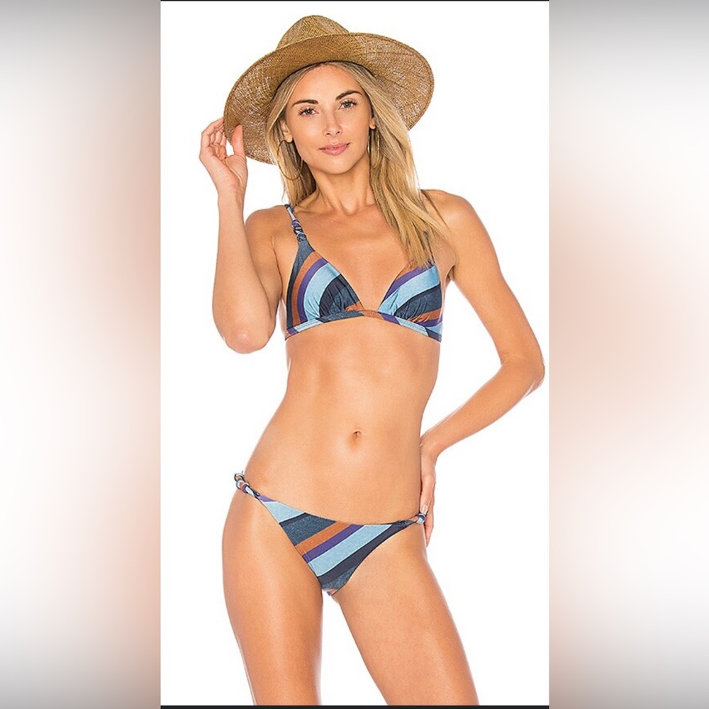 Vix Paula top and ByDee Brazilian bottom in size medium